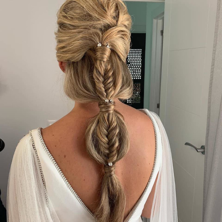 Peluqueria y Estetica Angeles — Peinado