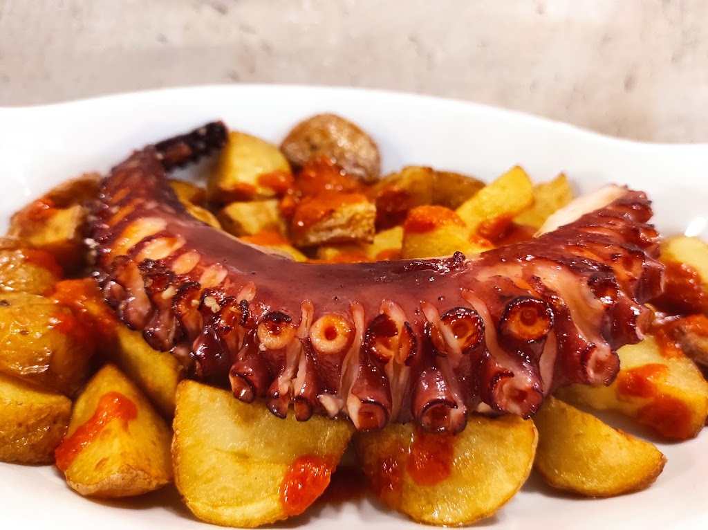 Bar Restaurante Chiqui — Comida y bebida