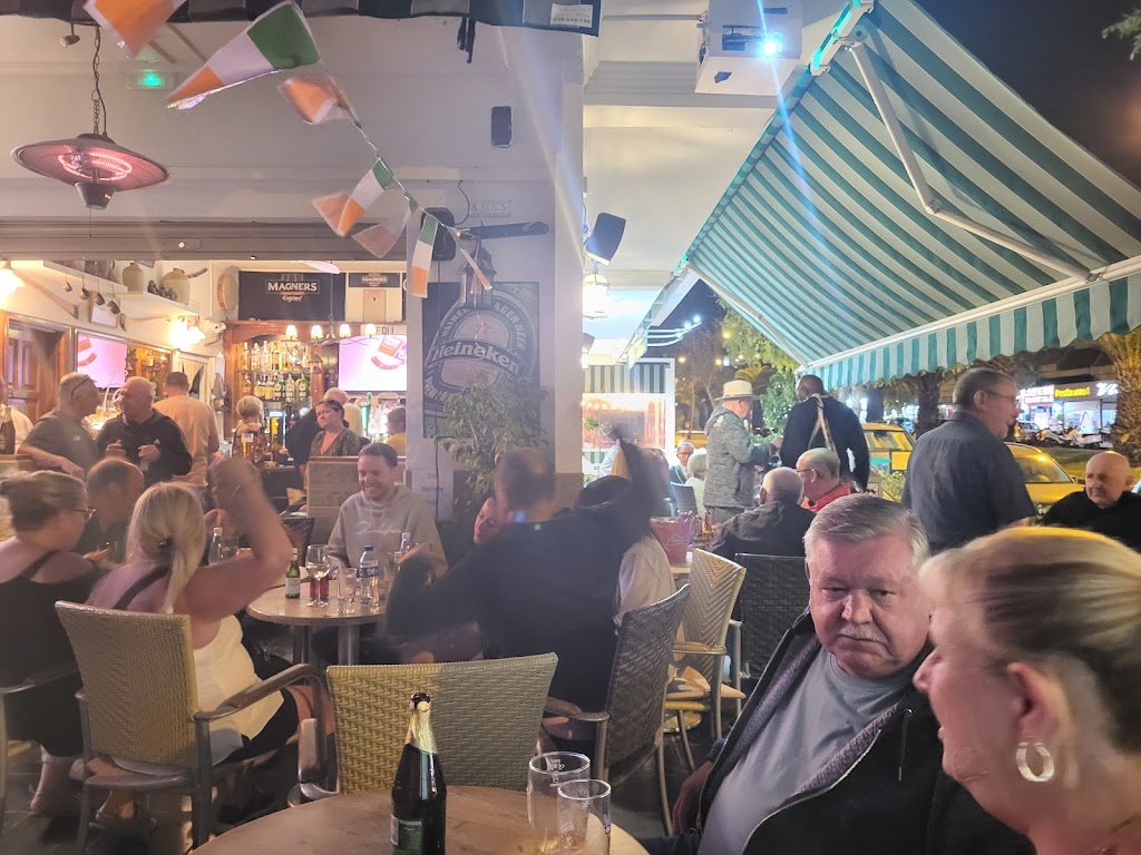 Facesbar Tenerife — Ambiente