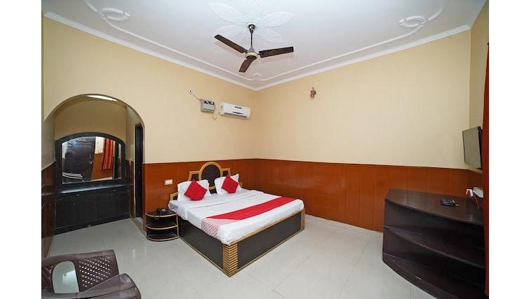 Oyo 40742 Kahlon Hotel Restaurant