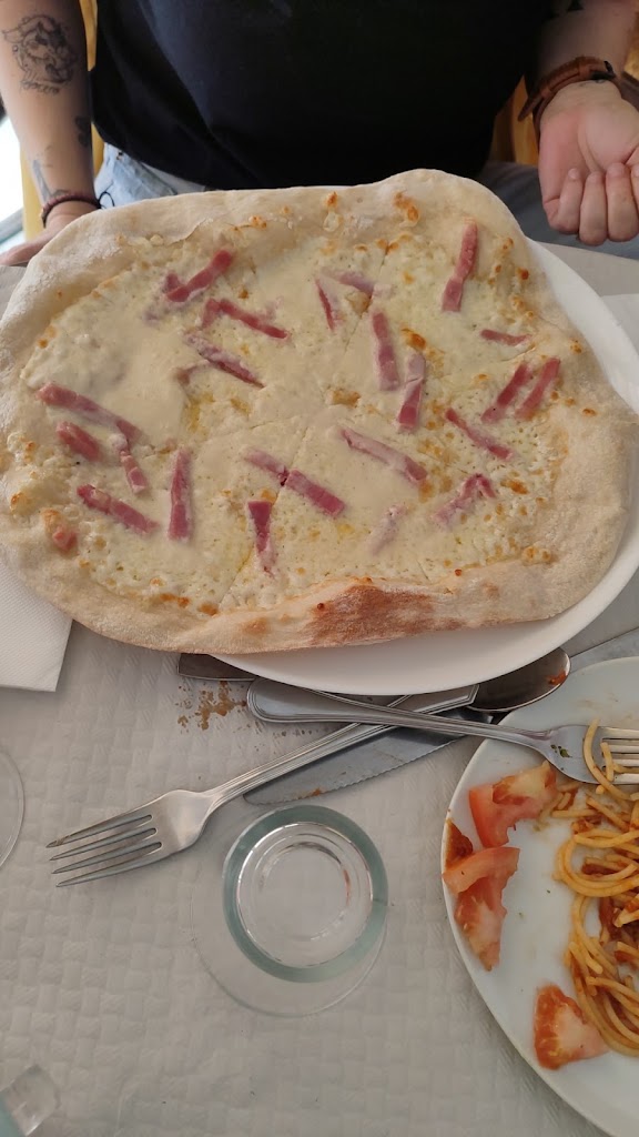 Restaurante pizzeria Bruno Caruso Elda — Pizza