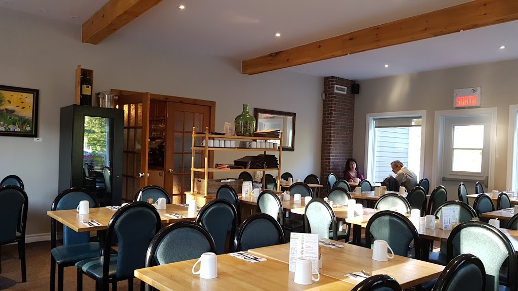 Breakfast restaurant in Otterburn-Park