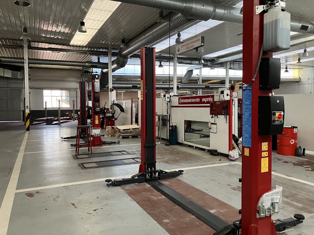Barauto Global Automocion | Taller Mecanico en Talavera | Recambios — Interior