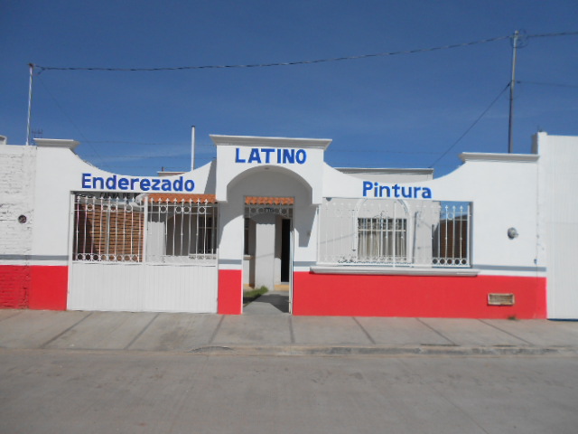 Taller Latino — Exterior