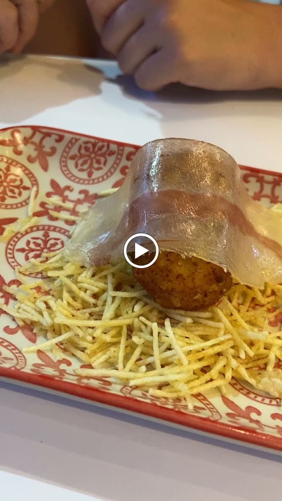 Restaurante Bar de tapas Camelot — Videos