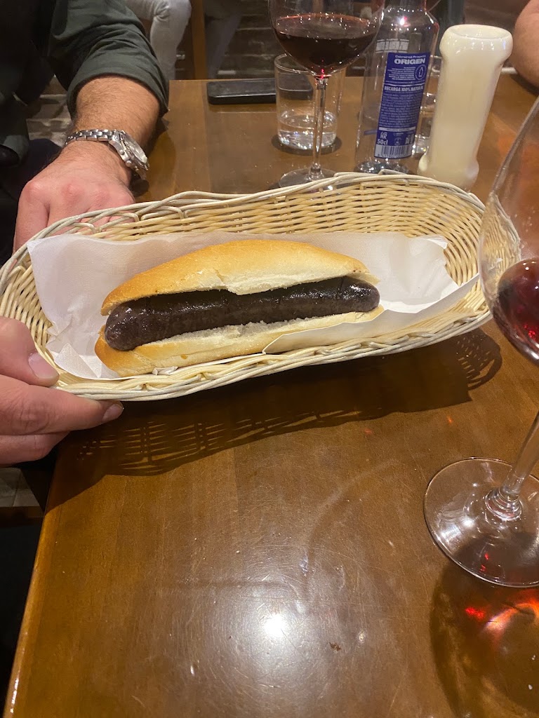 Rusis Bar — Comida y bebida