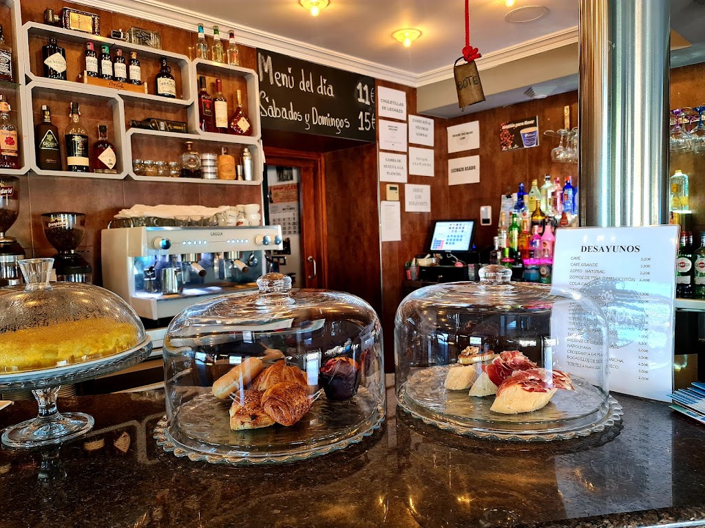 RestoBar La Ronda — Comida y bebida