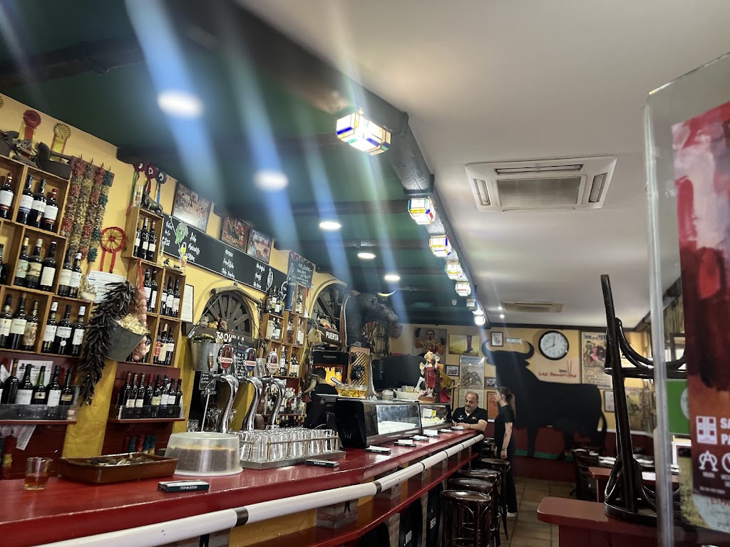 Las Banderillas — Ambiente