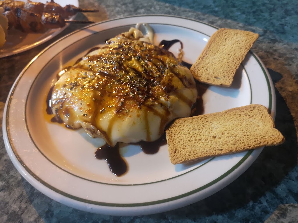Bar Cerveceria La Esquina — Comida y bebida