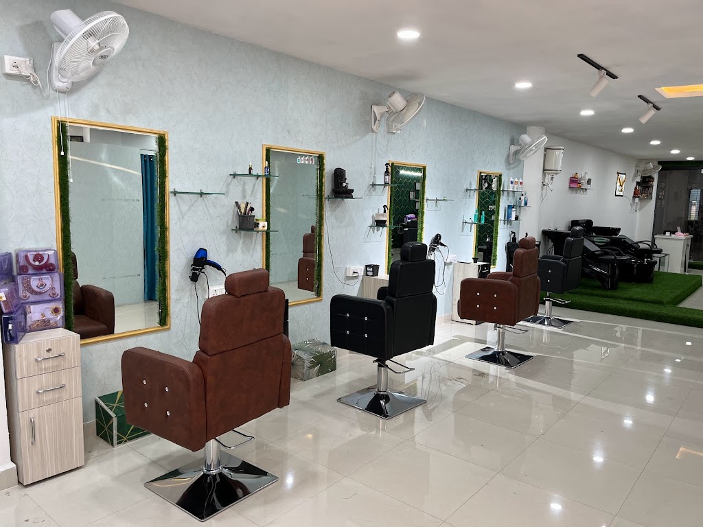 Marvel Unisex Salon