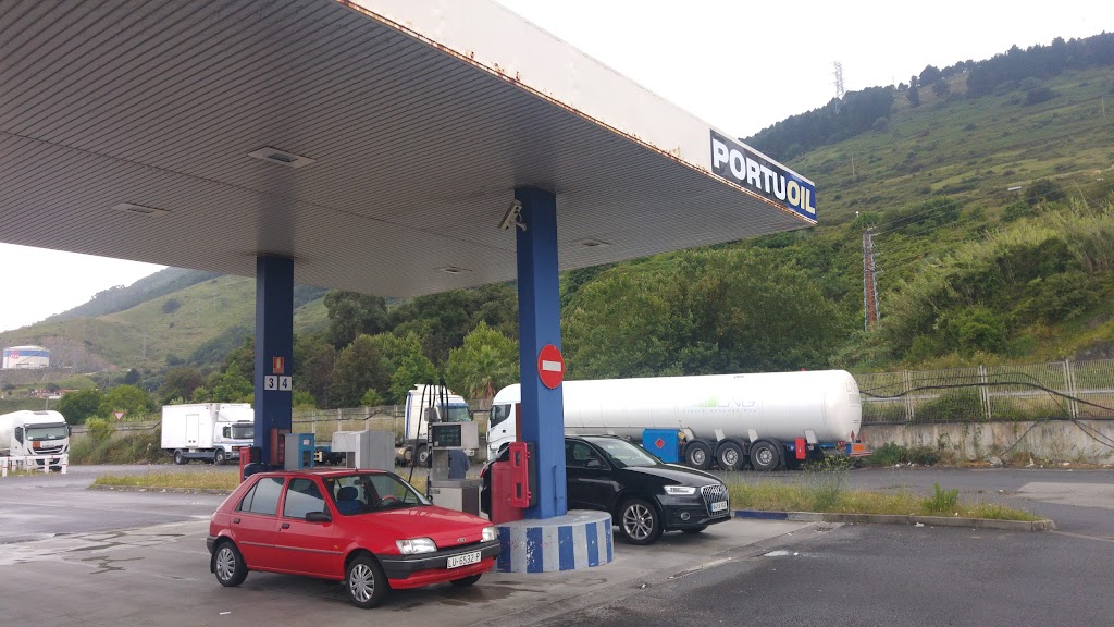 Estacion de Servicio PortuOil — Surtidor de combustible