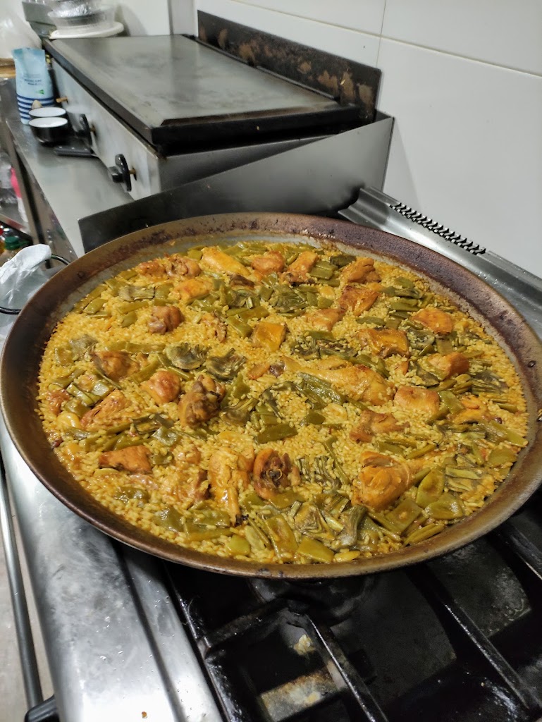 Bar restaurant Antonio y Rosa — Paella