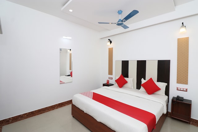 Oyo 33000 Ocean Palace