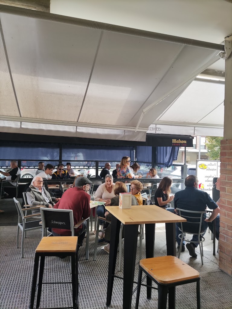 Cafe Bar Nahia — Ambiente