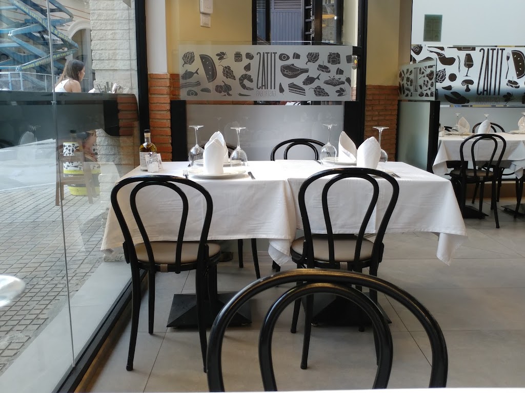 Titas Gastrobar — Ambiente