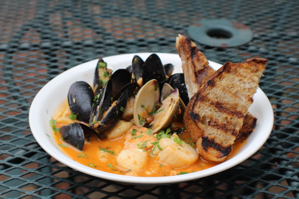  Mona Lisa's Restaurant