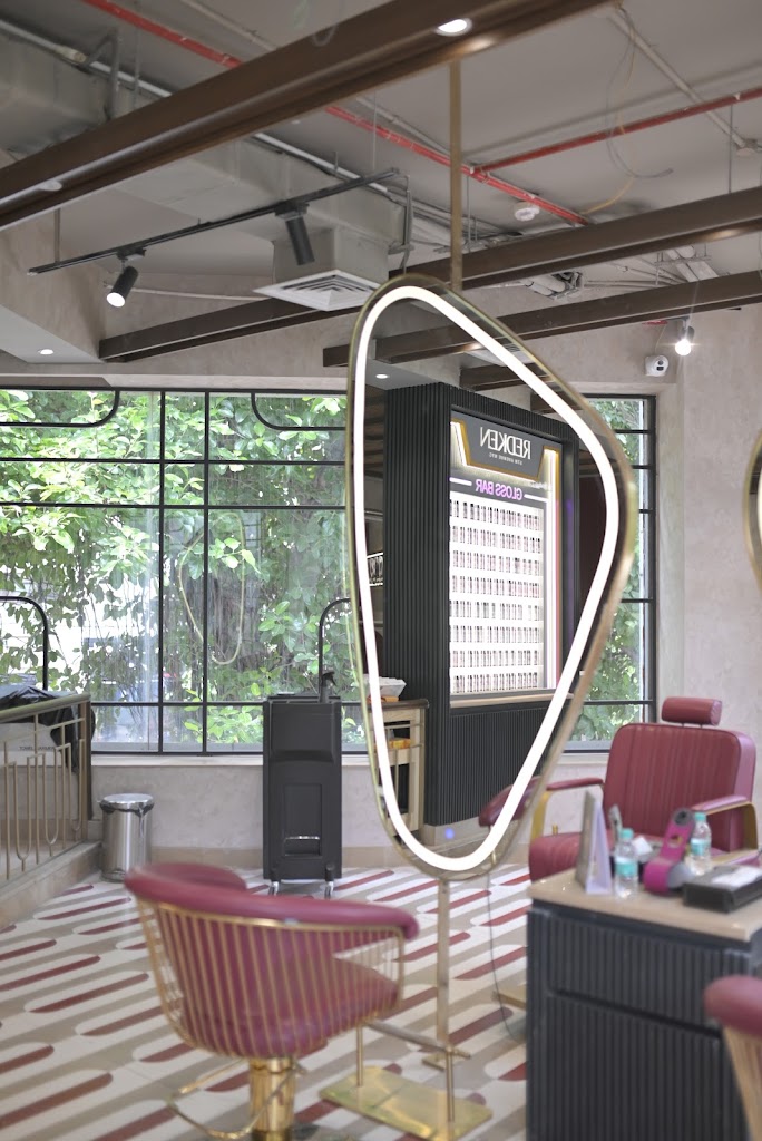 Looks Salon Ballygunge