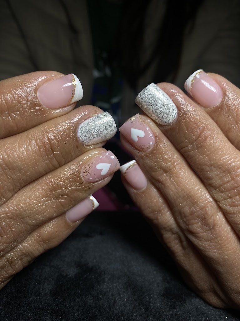 By Bega Beauty studio - Unas, cejas y pestanas