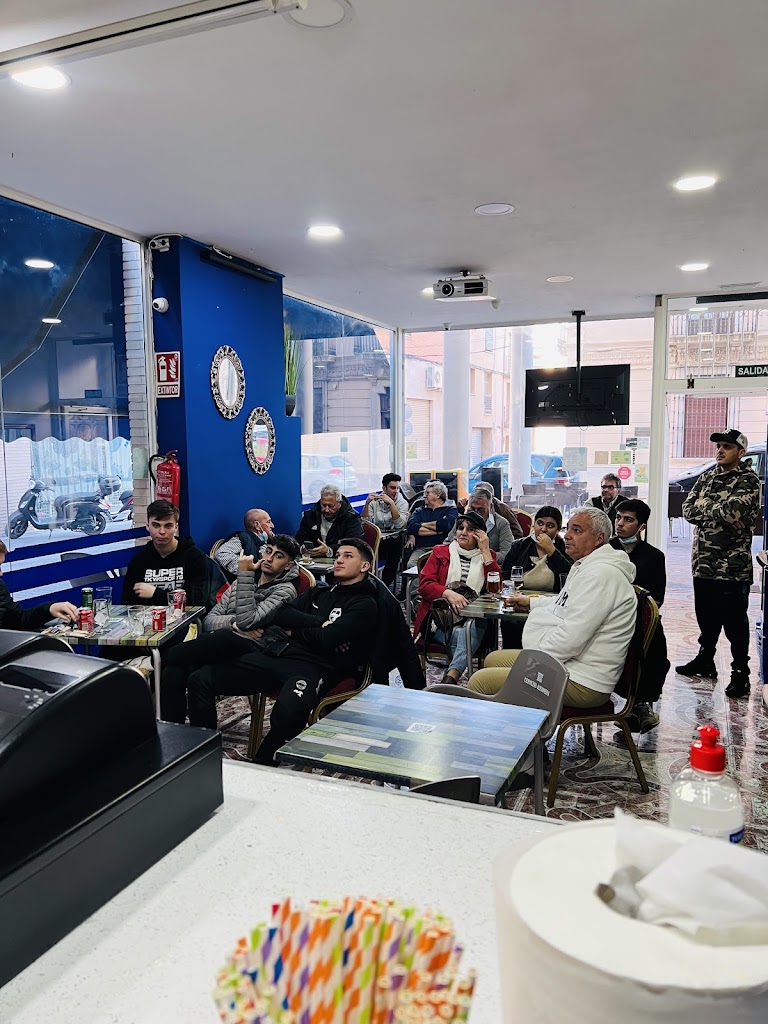 Cafe Sherezade Kebab Vinaros — Comida y bebida