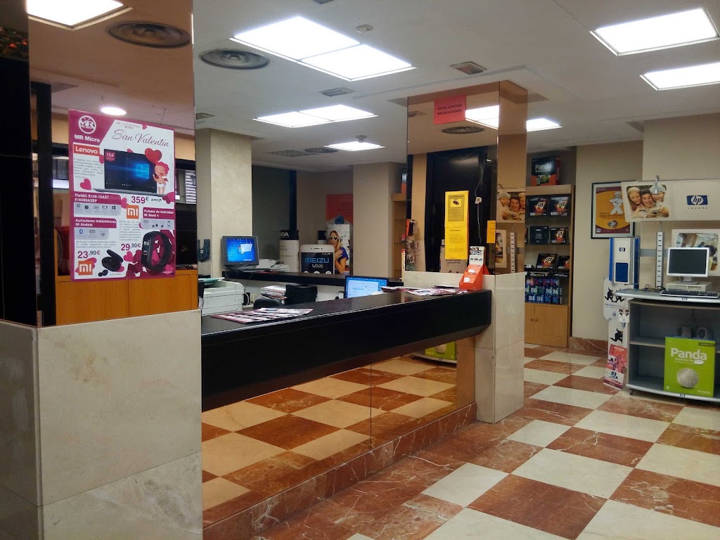 UPI Oviedo Venta/Reparacion de equipos informaticos. Especialistas en reacondicionados con 2 anos garantia. Distribuidor O2 — Interior