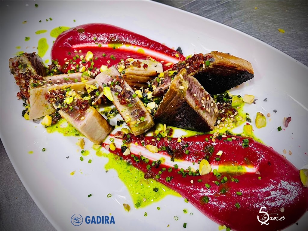Taberna Quinto Tramo — Comida y bebida