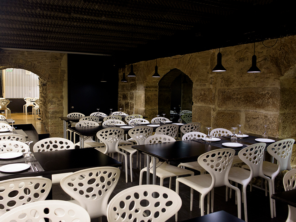 BAR RESTAURANTE QWERTY PAMPLONA — Ambiente