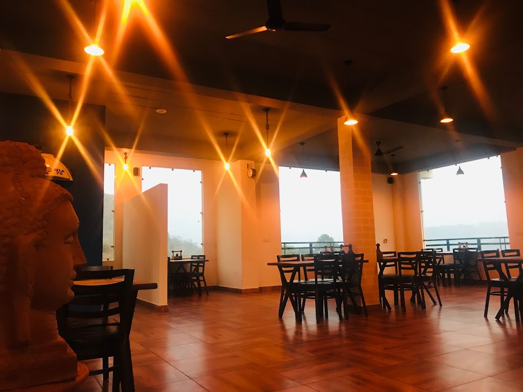 Halt Cafe And Rooms