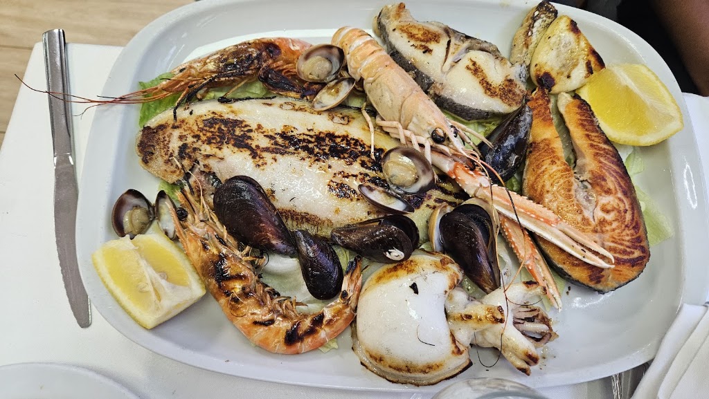Restaurante Tahiti — Comida y bebida