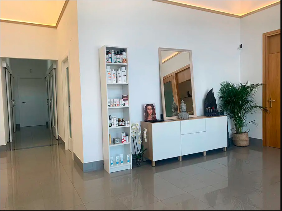 Pilar Brasa [Centro de Estetica Integral ALMA] — Interior
