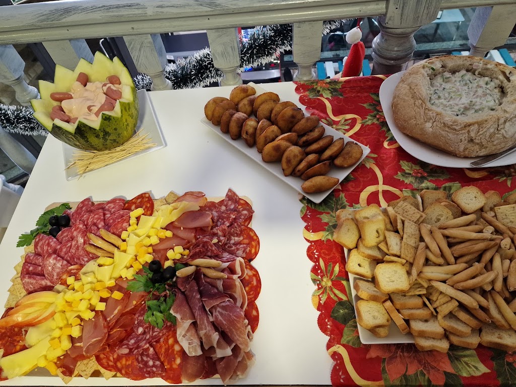 Cafeteria Taperia Mi Capricho — Comida y bebida