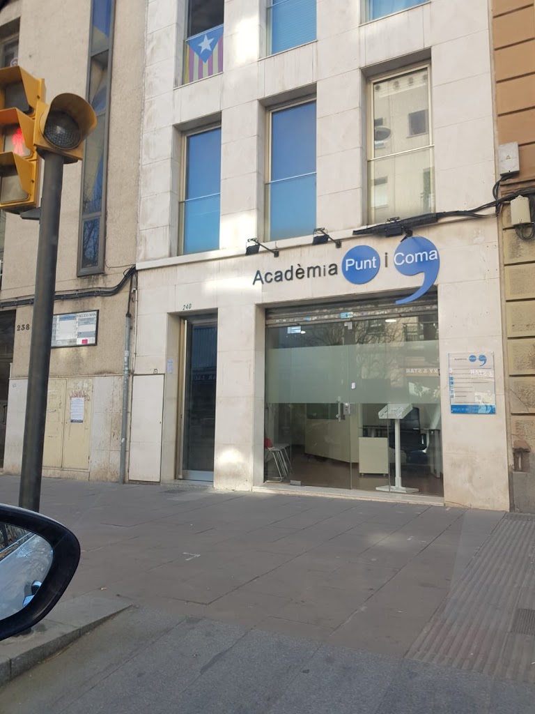 Academia Punt i Coma (Sant Feliu de Llobregat)