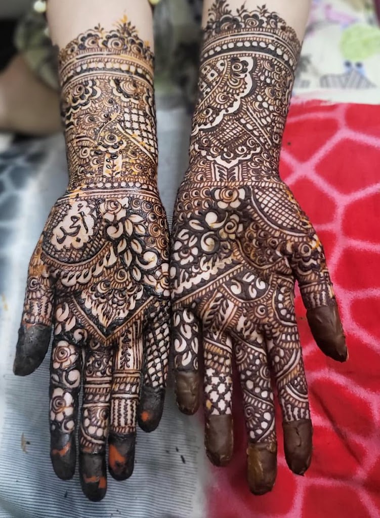 Dfm Glamor Rich Look Beauty Parlour