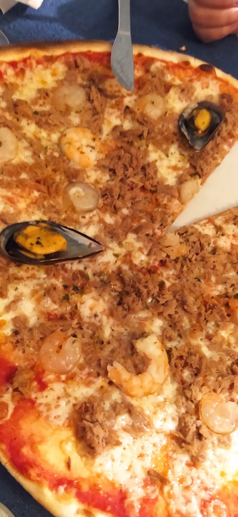 Pizzeria Ettore — Pizza