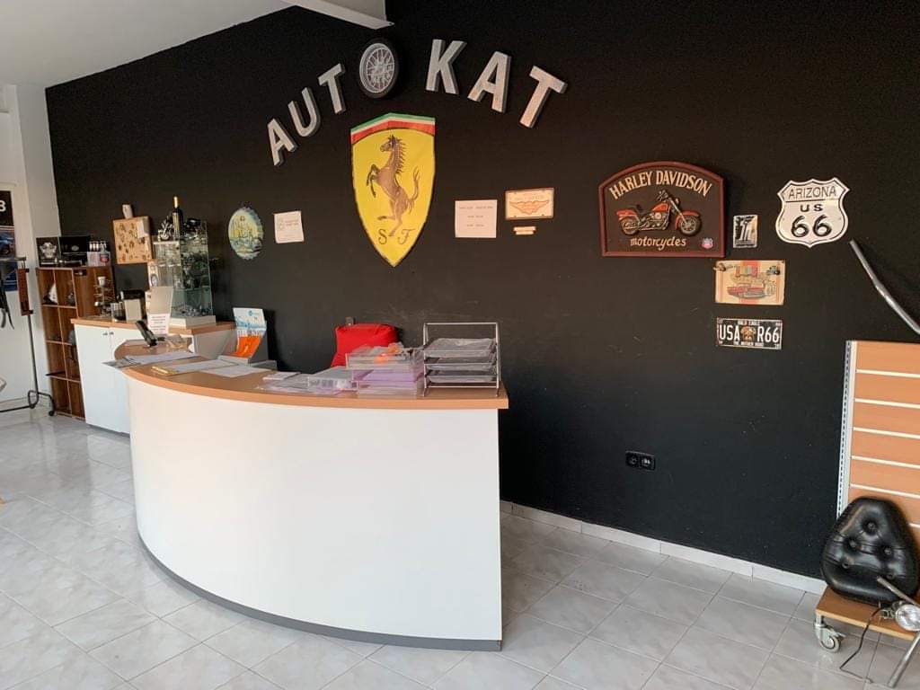 Autokat - Tu Taller Alicante S.L — Interior