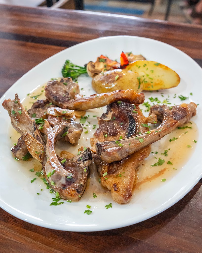 Cerveceria EntreCanas — Comida y bebida