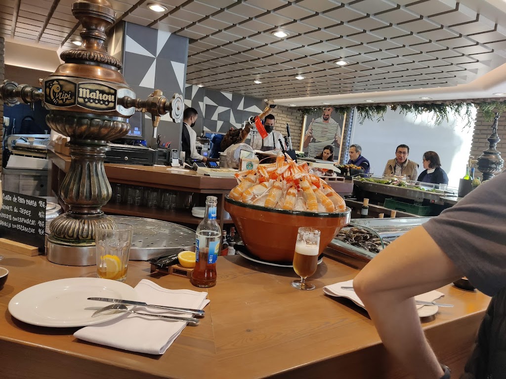 Restaurante Piripi — Comida y bebida