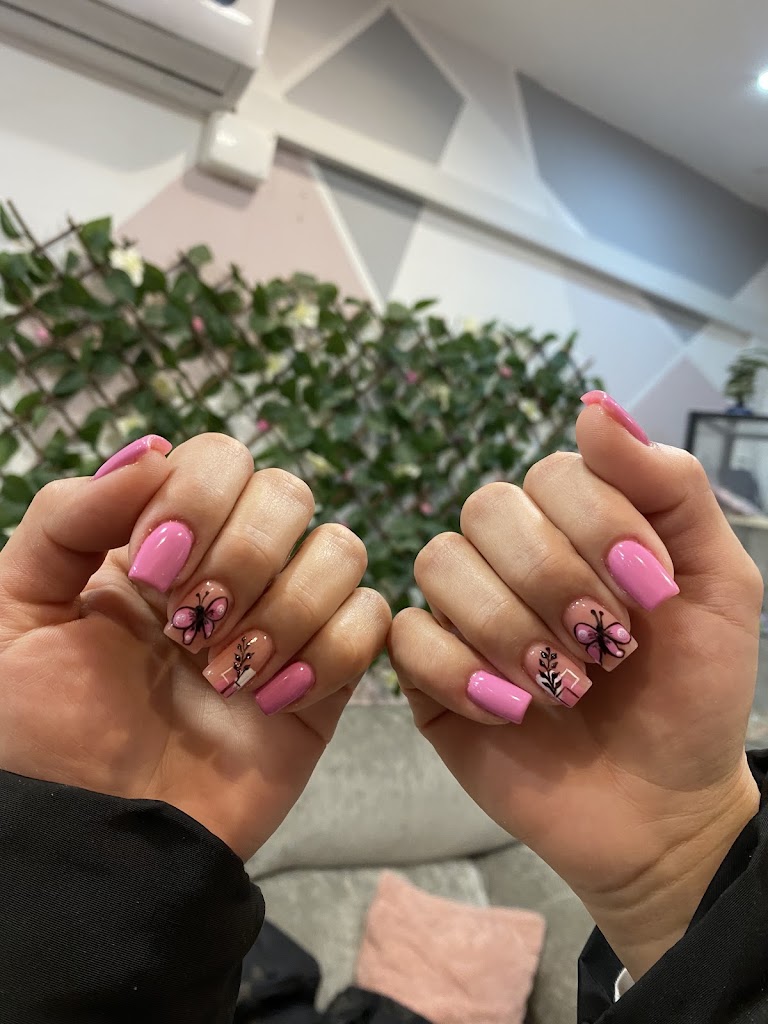 Manuela NAILS & BEAUTY — Manicura