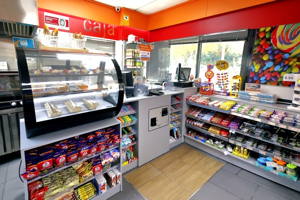 Gasolinera La Paloma — Interior