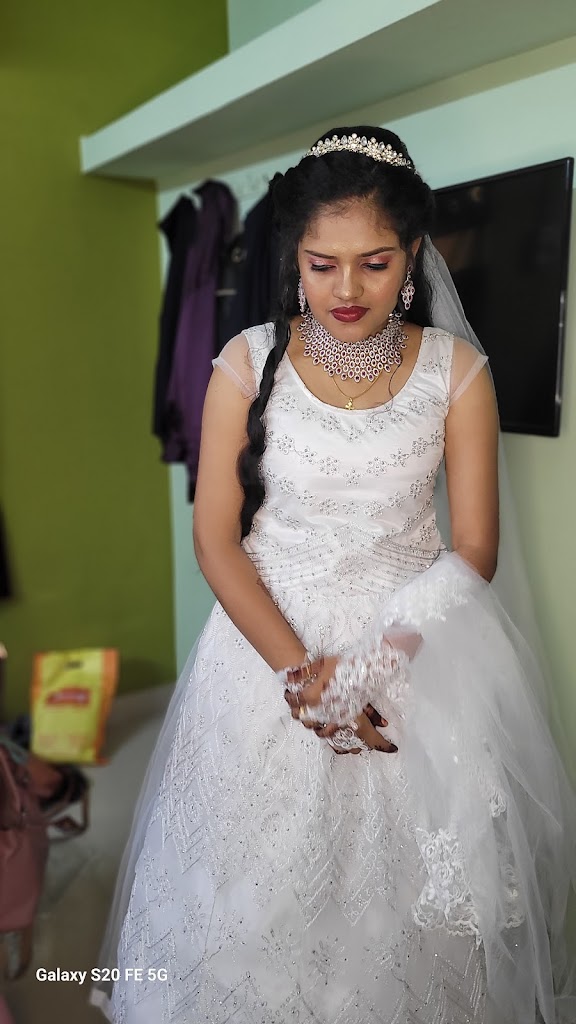 Malarmeni Bridal Studio