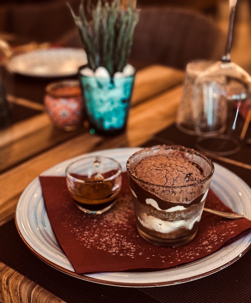 Gusto's — Comida y bebida