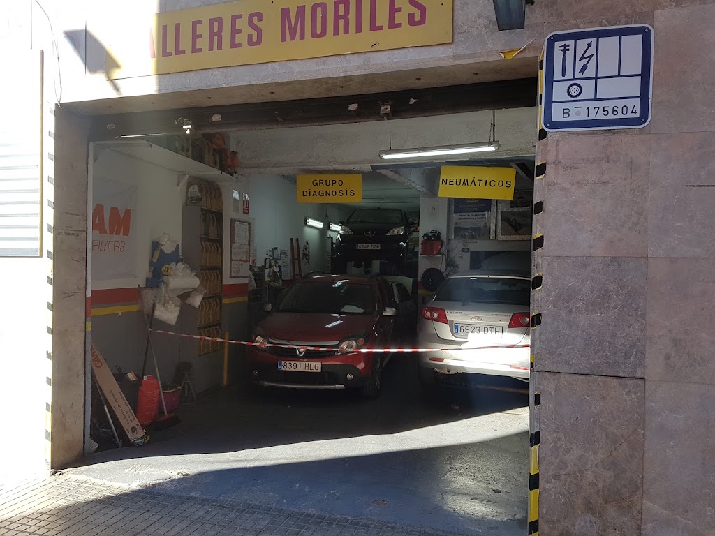 Talleres Moriles — Exterior