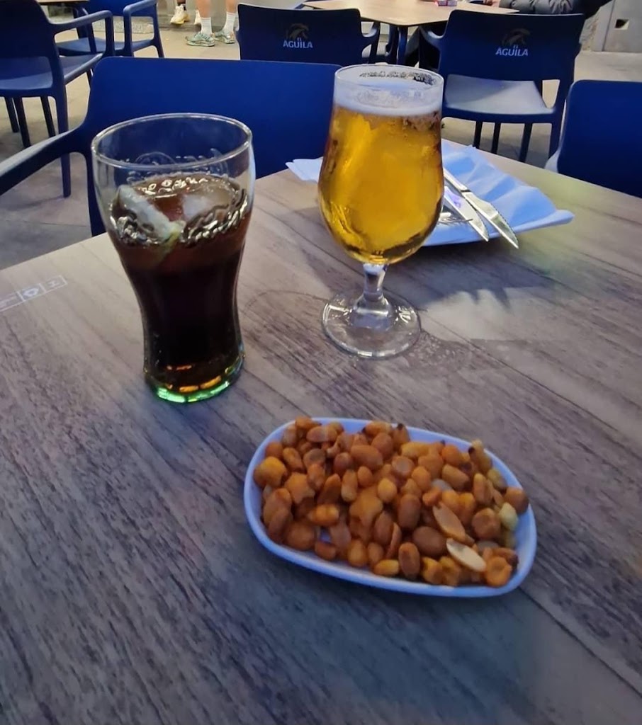 Cafeteria Miami — Comida y bebida