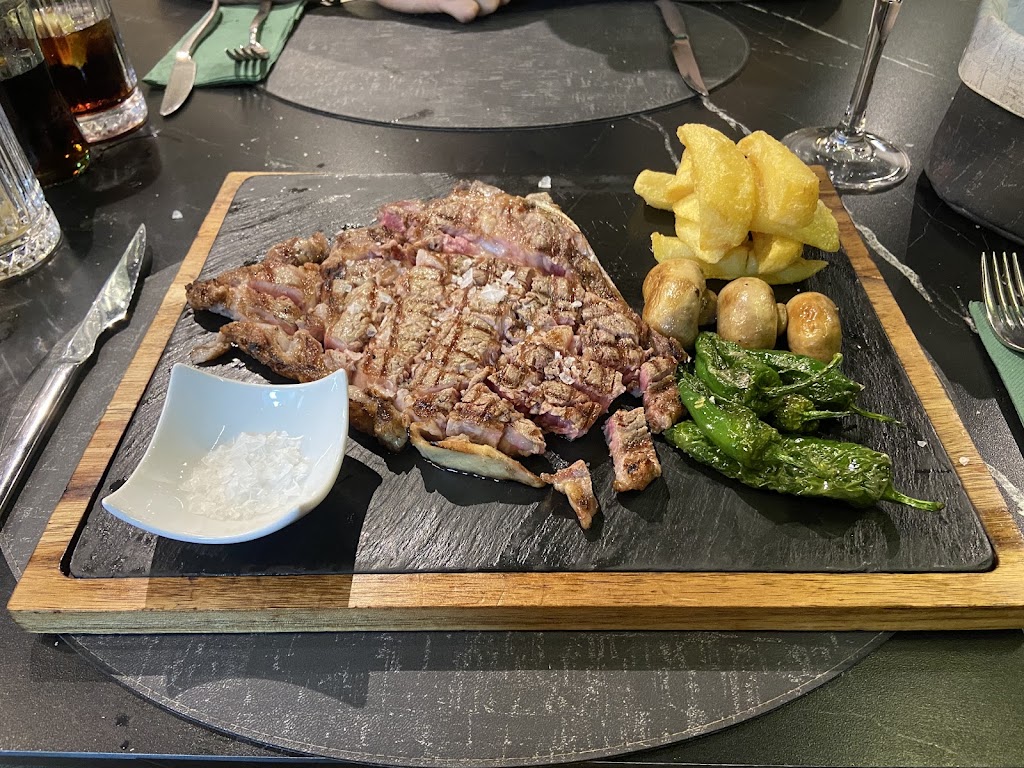 El Patio Chico — Comida y bebida