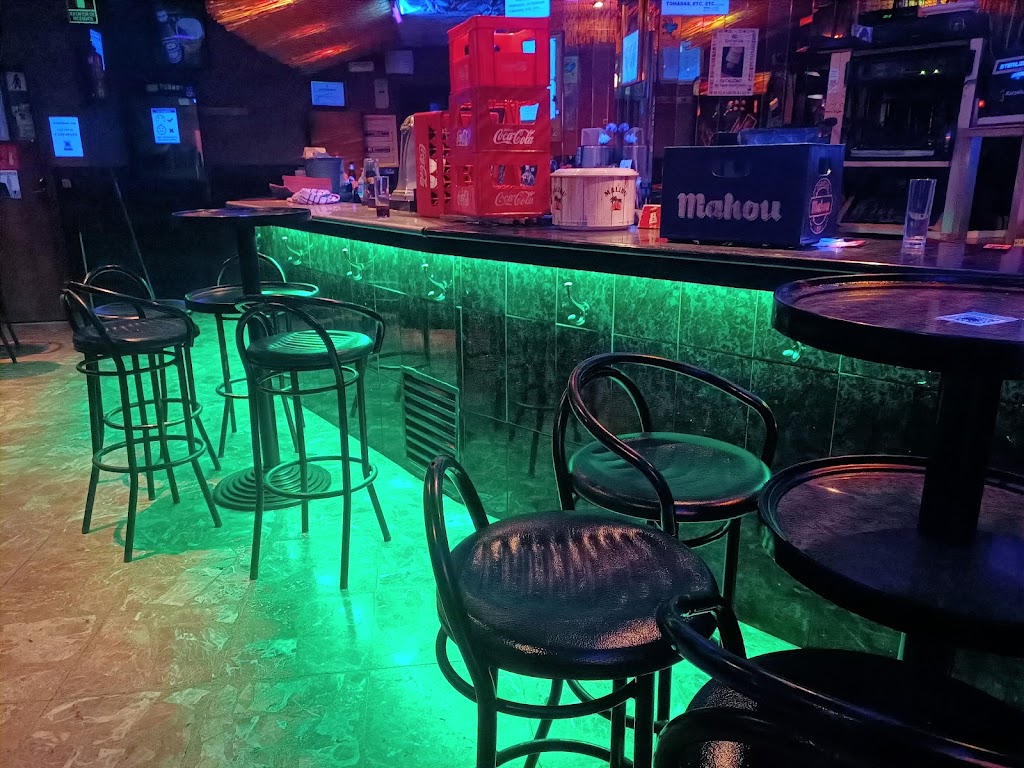 Karaoke Intermedio Pub — Ambiente