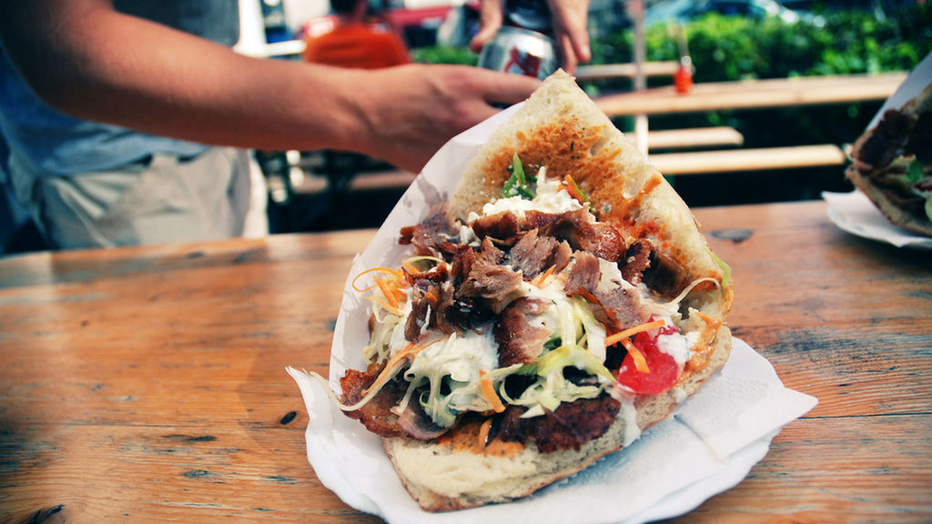 Cafeteria-Bar Iqbal Doner Kebab — Del propietario