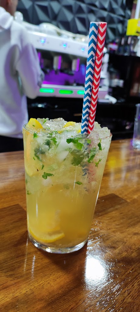 CAFE PUB EL DIABLO — Comida y bebida