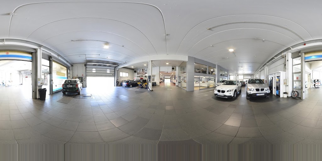 BMW Oliva Motor Girona — Interior
