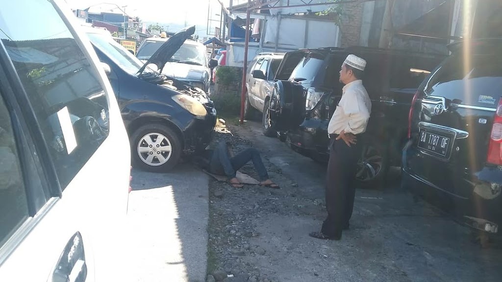 Limo Motor padang