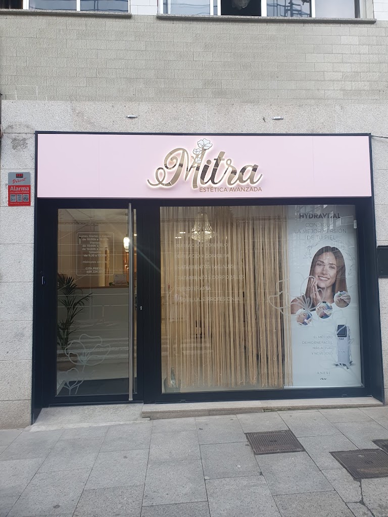 Mitra estetica avanzada — Exterior