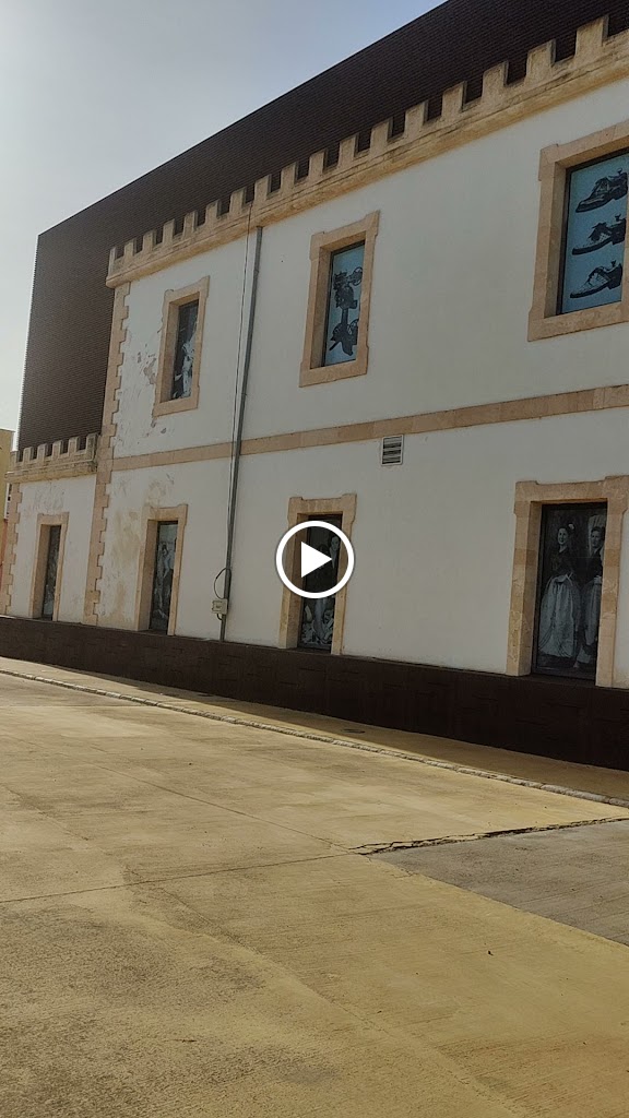 Parking Museu Del Calcat I La Pell — Videos